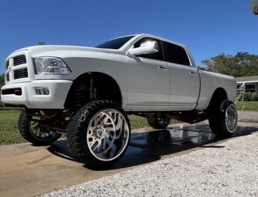 RHINOS AUTO SALON